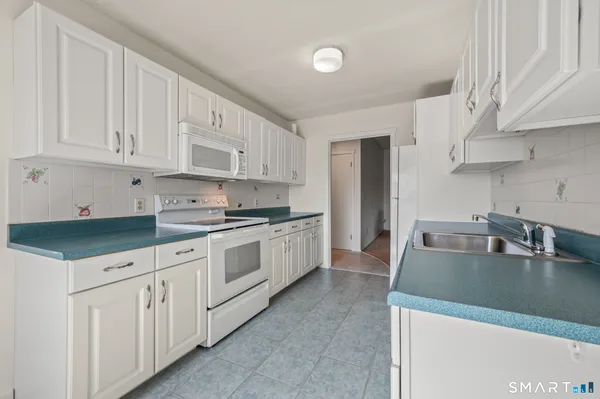 Property Slideshow image 2 of 18 | 110 heritage vlg b, Southbury, CT, 06488