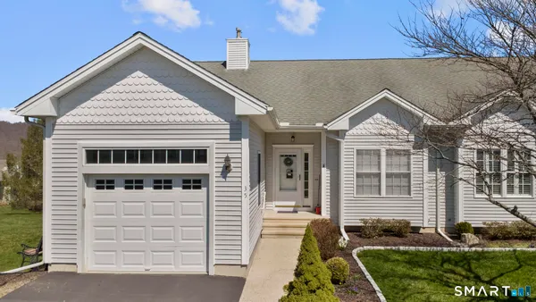 Property Slideshow image 2 of 40 | 35 october ln 35, Beacon Falls, CT, 06468