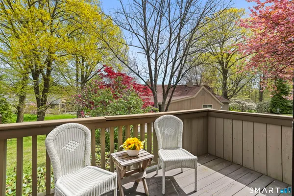 Property Slideshow image 2 of 27 | 298 baton ln 298 a, Stratford, CT, 06614