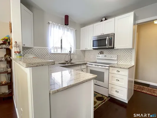 Property Slideshow image 2 of 17 | 551 heritage vlg b, Southbury, CT, 06488