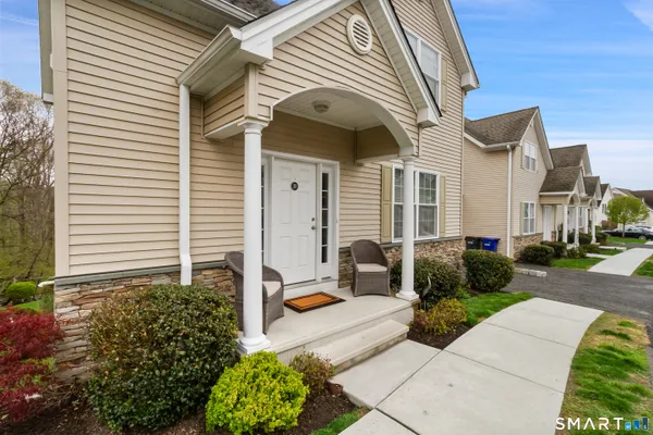 Property Slideshow image 3 of 36 | 30 heron view rd, New Fairfield, CT, 06812