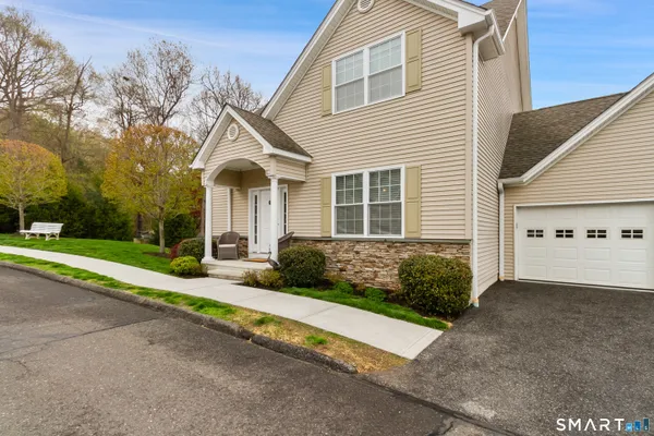 Property Slideshow image 2 of 36 | 30 heron view rd, New Fairfield, CT, 06812