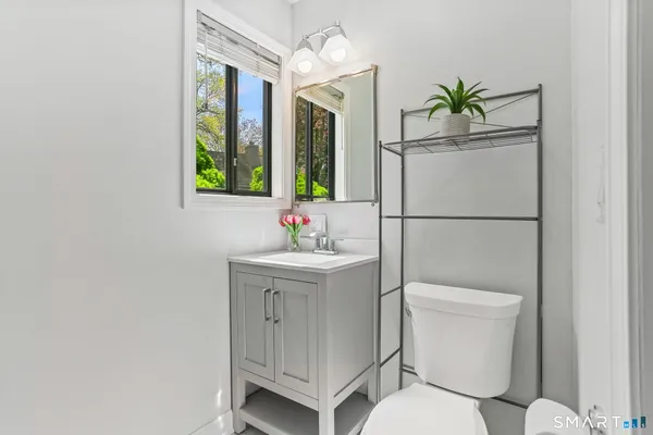 Property Slideshow image 3 of 27 | 298 baton ln 298 a, Stratford, CT, 06614