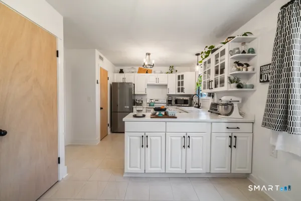 Property Slideshow image 3 of 38 | 916 heritage vlg a, Southbury, CT, 06488