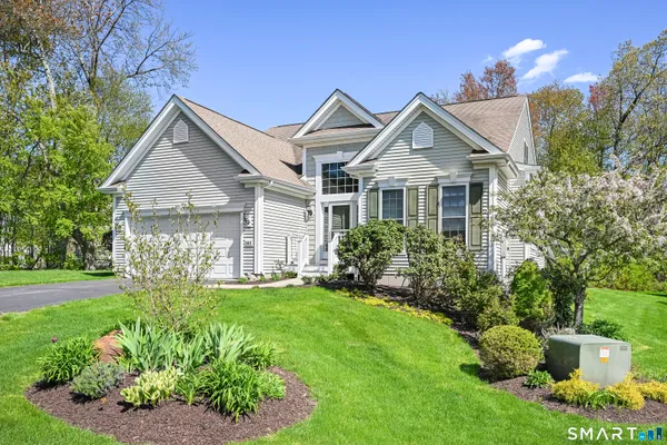 Property Slideshow image 2 of 39 | 505 traditions ct 505, Oxford, CT, 06478