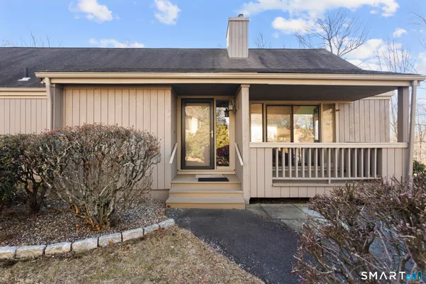 Property Slideshow image 2 of 27 | 315 navajo ln a, Stratford, CT, 06614