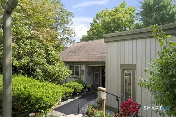Property Slideshow image 2 of 11 | 139 heritage vlg b, Southbury, CT, 06488