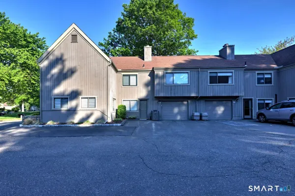 Property Slideshow image 3 of 38 | 209 acorn ln b, Stratford, CT, 06614