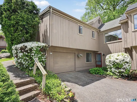 Property Slideshow image 2 of 37 | 261 agawam dr a, Stratford, CT, 06614