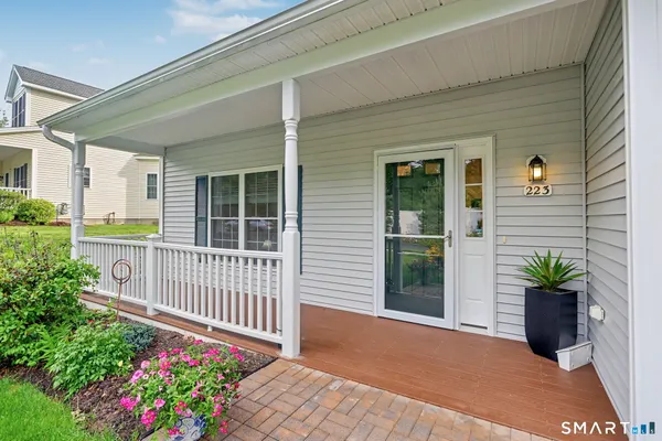 Property Slideshow image 3 of 36 | 223 meadow brook rd 223, Oxford, CT, 06478