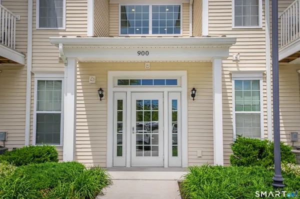 Property Slideshow image 2 of 35 | 925 old pasture dr 925, Danbury, CT, 06810