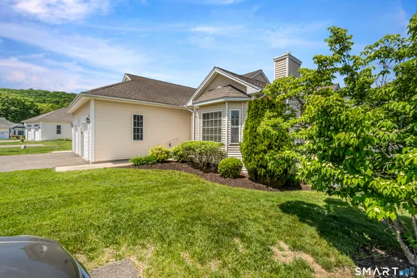 Property Slideshow image 2 of 21 | 37 september ln 37, Beacon Falls, CT, 06403