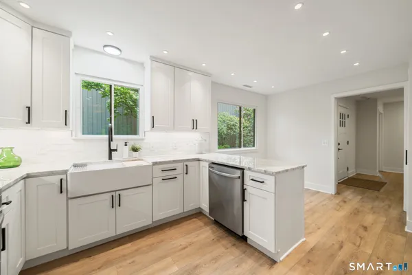 Property Slideshow image 3 of 35 | 132 heritage vlg a, Southbury, CT, 06488