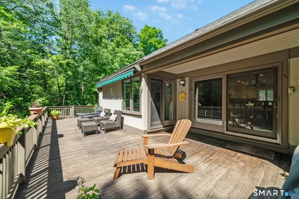 Property Slideshow image 3 of 40 | 28 heritage crst e, Southbury, CT, 06488