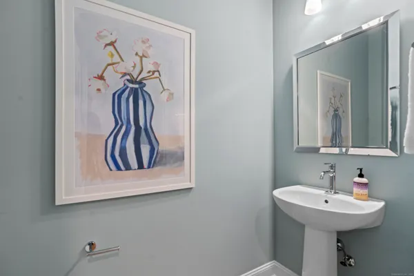 Property Slideshow image 3 of 30 | , Oxford, CT, 06478