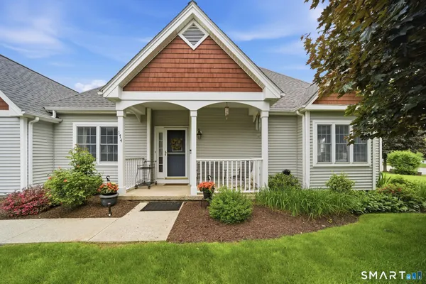 Property Slideshow image 3 of 36 | 174 thistle pond dr 174, Bloomfield, CT, 06002