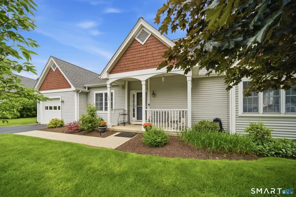 Property Slideshow image 2 of 36 | 174 thistle pond dr 174, Bloomfield, CT, 06002