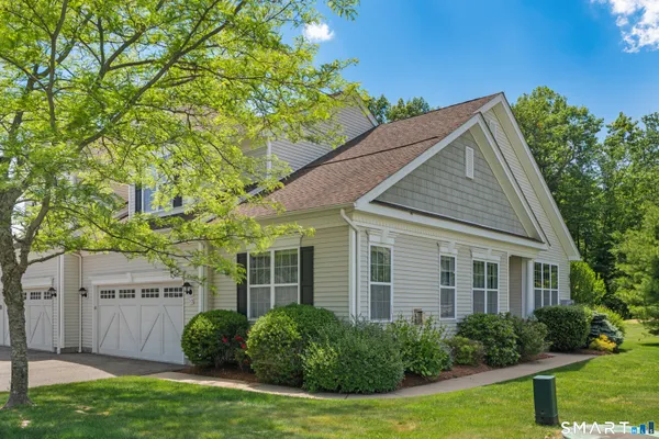 Property Slideshow image 2 of 36 | 10 ash ln 10, Prospect, CT, 06712