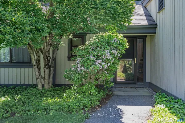 Property Slideshow image 2 of 40 | 912 heritage vlg b, Southbury, CT, 06488