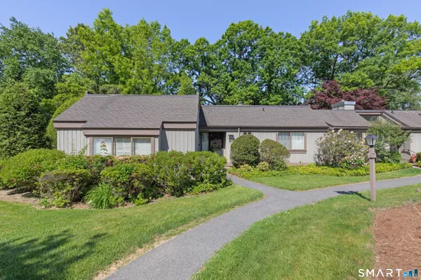 Property Slideshow image 2 of 40 | 10 heritage cir a, Southbury, CT, 06488
