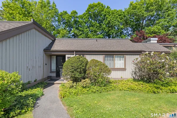 Property Slideshow image 3 of 40 | 10 heritage cir a, Southbury, CT, 06488