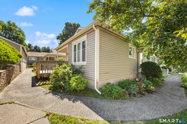 Property Slideshow image 2 of 29 | 342 songbird ln 342, Southington, CT, 06489
