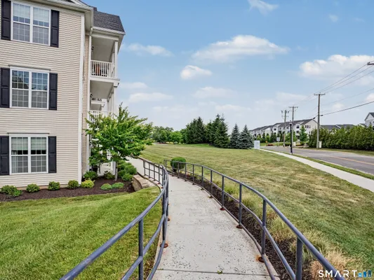Property Slideshow image 2 of 40 | 104 center meadow ln 104, Danbury, CT, 06810