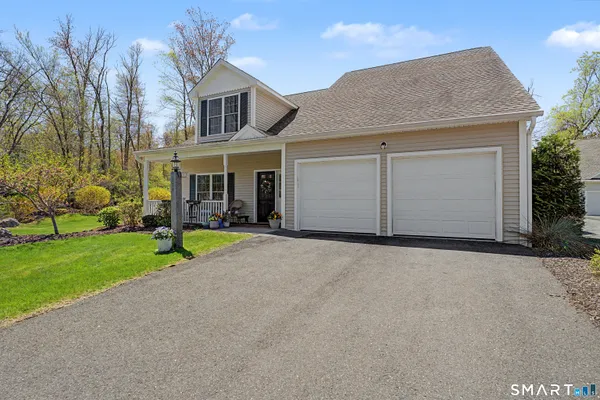 Property Slideshow image 2 of 38 | 211 meadow brook rd 211, Oxford, CT, 06478