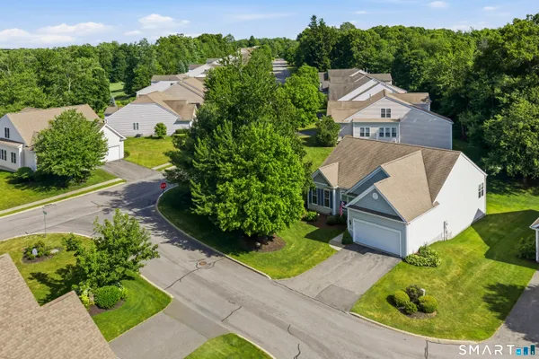 Property Slideshow image 3 of 40 | 567 inverness ct 567, Oxford, CT, 06478
