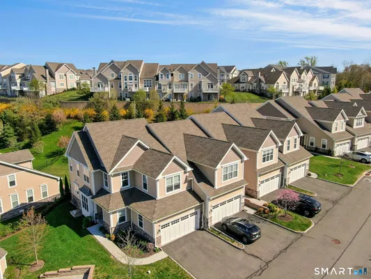 Property Slideshow image 3 of 40 | 82 winding ridge way 82, Danbury, CT, 06810