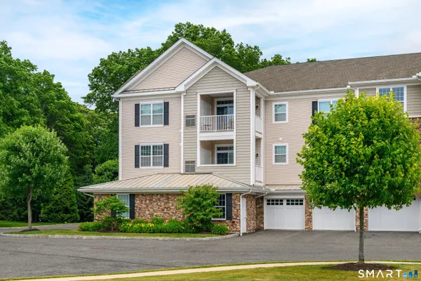 Property Slideshow image 3 of 40 | 832 brookside ct 832, Newtown, CT, 06470