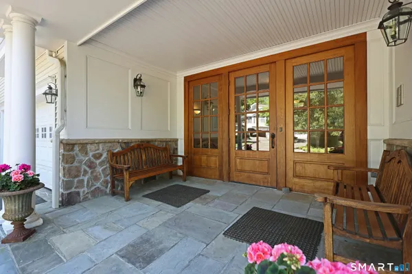 Property Slideshow image 3 of 40 | 25 franklin ct 25, Newtown, CT, 06470