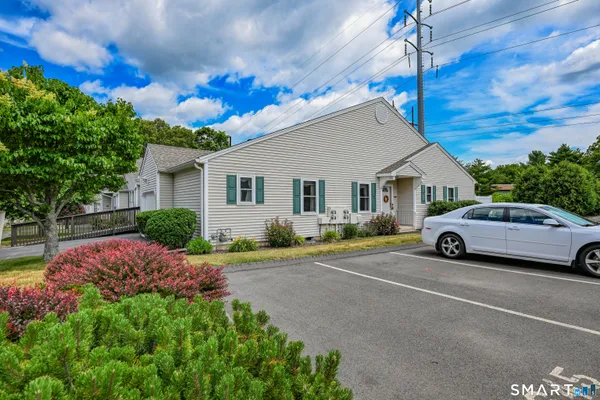 Property Slideshow image 3 of 34 | 621 overlook path 621, Southington, CT, 06489