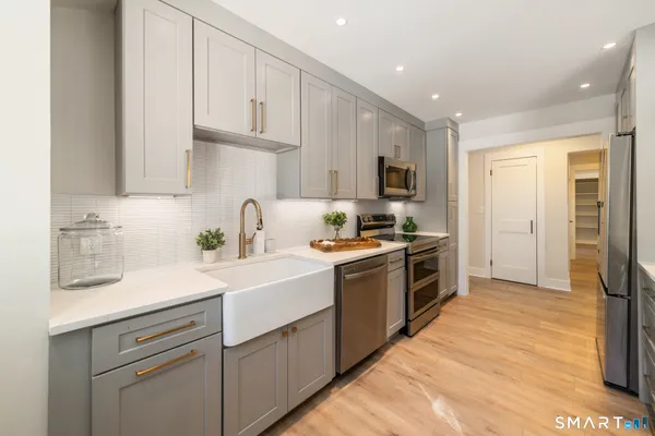 Property Slideshow image 3 of 6 | 89 s trl a, Stratford, CT, 06614