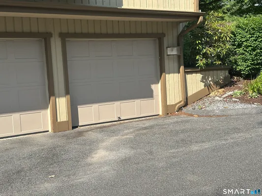 Property Slideshow image 3 of 12 | 804 heritage vlg b, Southbury, CT, 06488