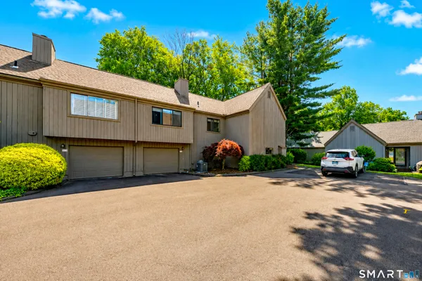 Property Slideshow image 2 of 39 | 448 hammerstone ln b, Stratford, CT, 06614