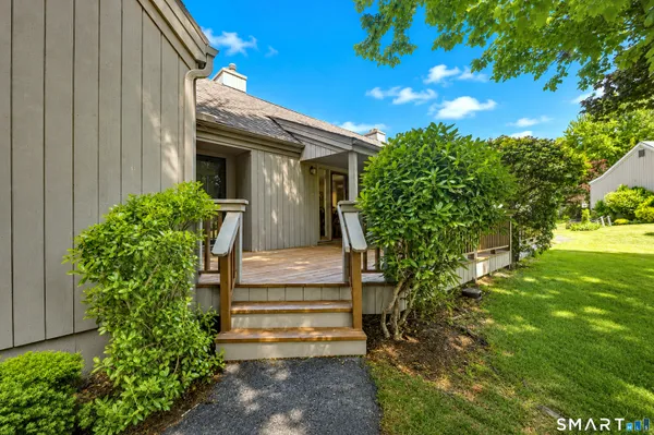 Property Slideshow image 3 of 39 | 448 hammerstone ln b, Stratford, CT, 06614