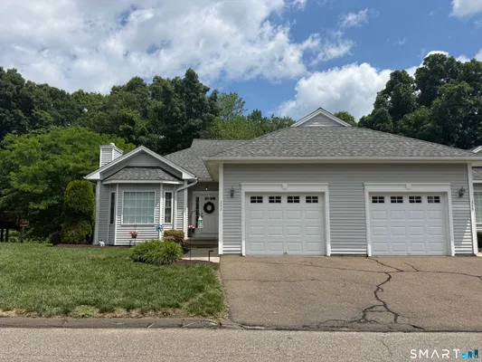 Property Slideshow image 3 of 5 | 111 pondview cir 111, Beacon Falls, CT, 06403