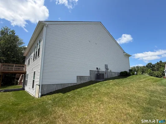 Property Slideshow image 3 of 35 | 941 mackenzie ln 941, Oxford, CT, 06478