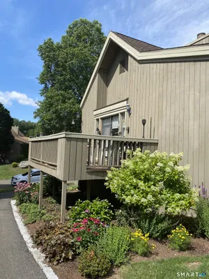 Property Slideshow image 2 of 17 | 212 agawam dr b, Stratford, CT, 06614