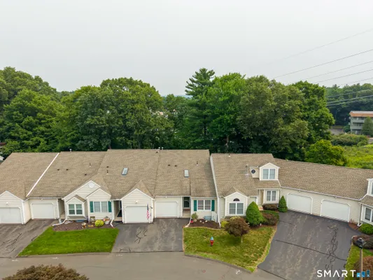 Property Slideshow image 3 of 29 | 626 overlook path 626, Southington, CT, 06489