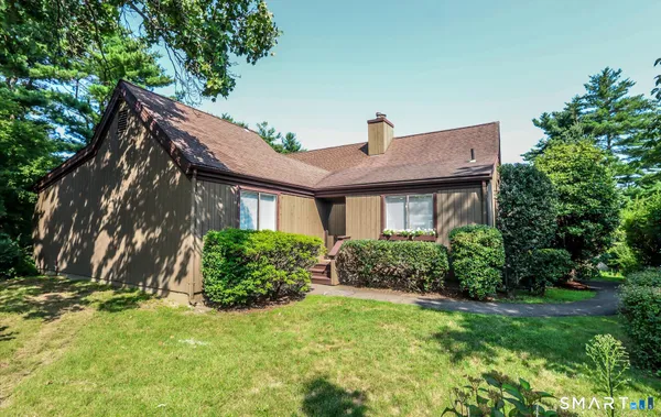 Property Slideshow image 2 of 34 | 632a old knife ln 632a, Stratford, CT, 06614