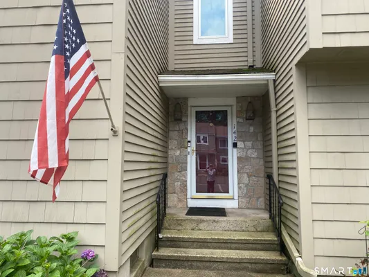 Property Slideshow image 2 of 32 | 142 timber rdg 142, Southington, CT, 06489