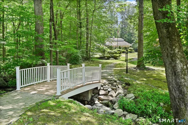 Property Slideshow image 2 of 35 | 169 meadow brook rd 169, Oxford, CT, 06478