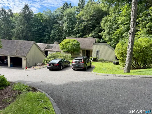 Property Slideshow image 3 of 13 | 105 heritage vlg b, Southbury, CT, 06488