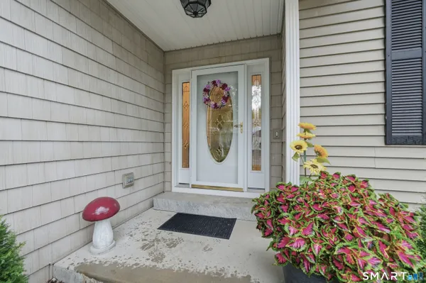 Property Slideshow image 3 of 28 | 37 quail holw 37, Enfield, CT, 06082