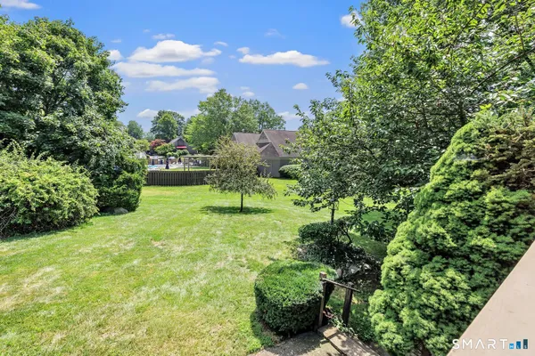 Property Slideshow image 2 of 40 | 621 onondaga ln b, Stratford, CT, 06614