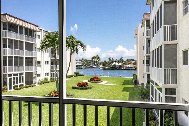 Snug Harbor Gardens Condominiums - Boynton Beach, FL