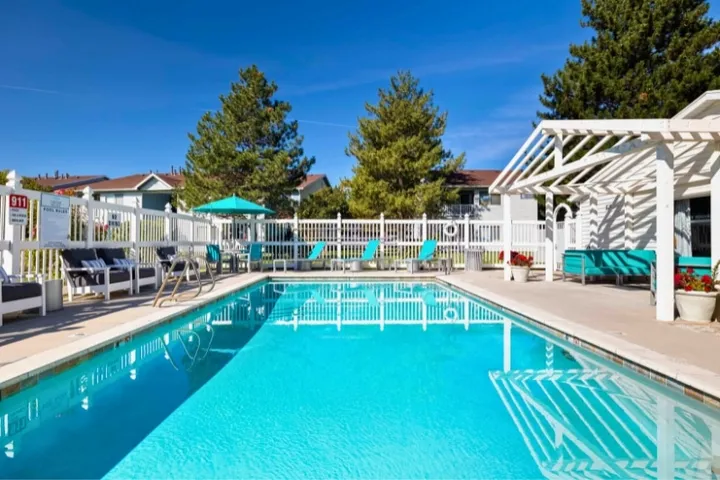 Lakeside Village Apartments - Salt Lake City, UT