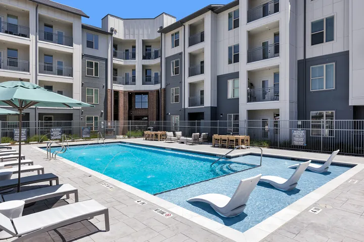 The Luxe at Lewisville - Lewisville, TX